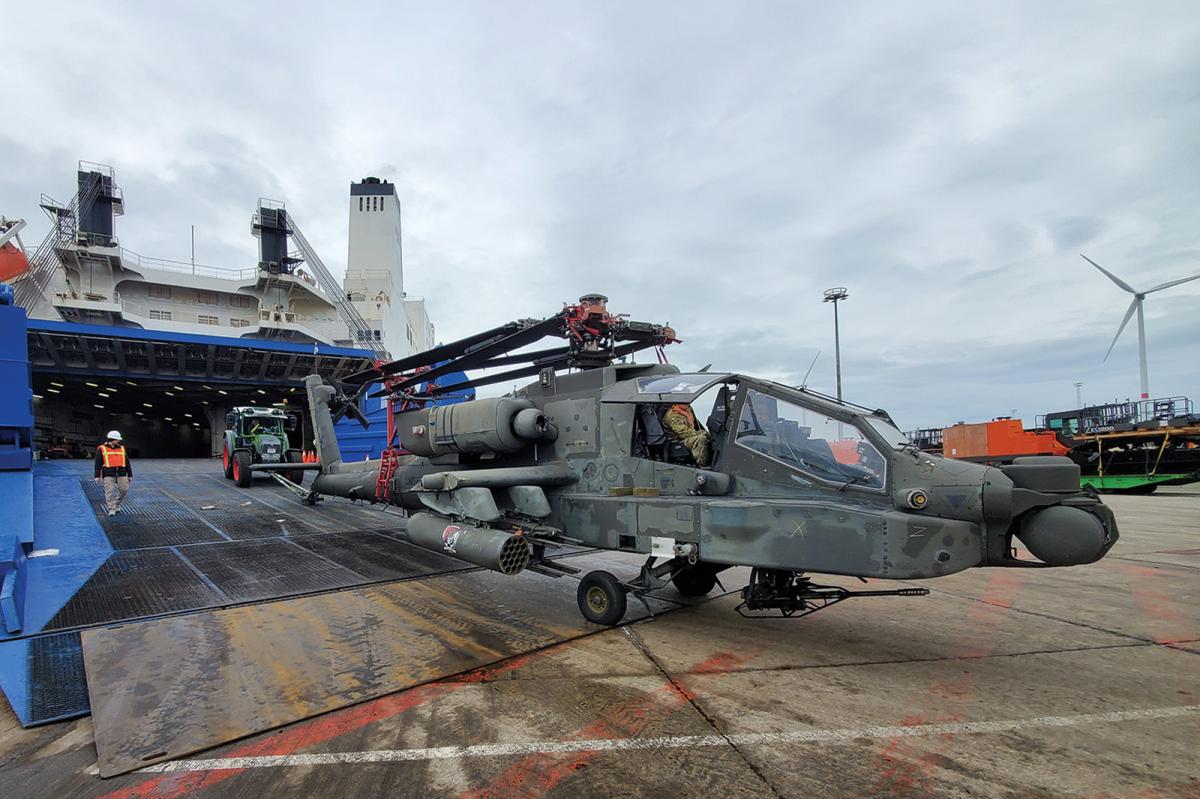 MV Endurance unloads an Apache AH-64.