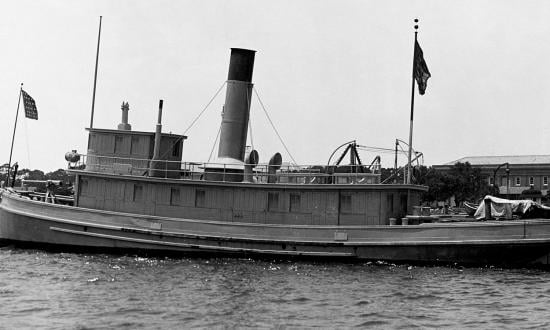 Innovation in design soon made Hotchkiss and Driggs-Schroeder guns obsolete for first-line warships. The weapons were relegated to service with patrol boats and small craft. An example can be seen here at the bow of the tug USS Tacoma in 1898.