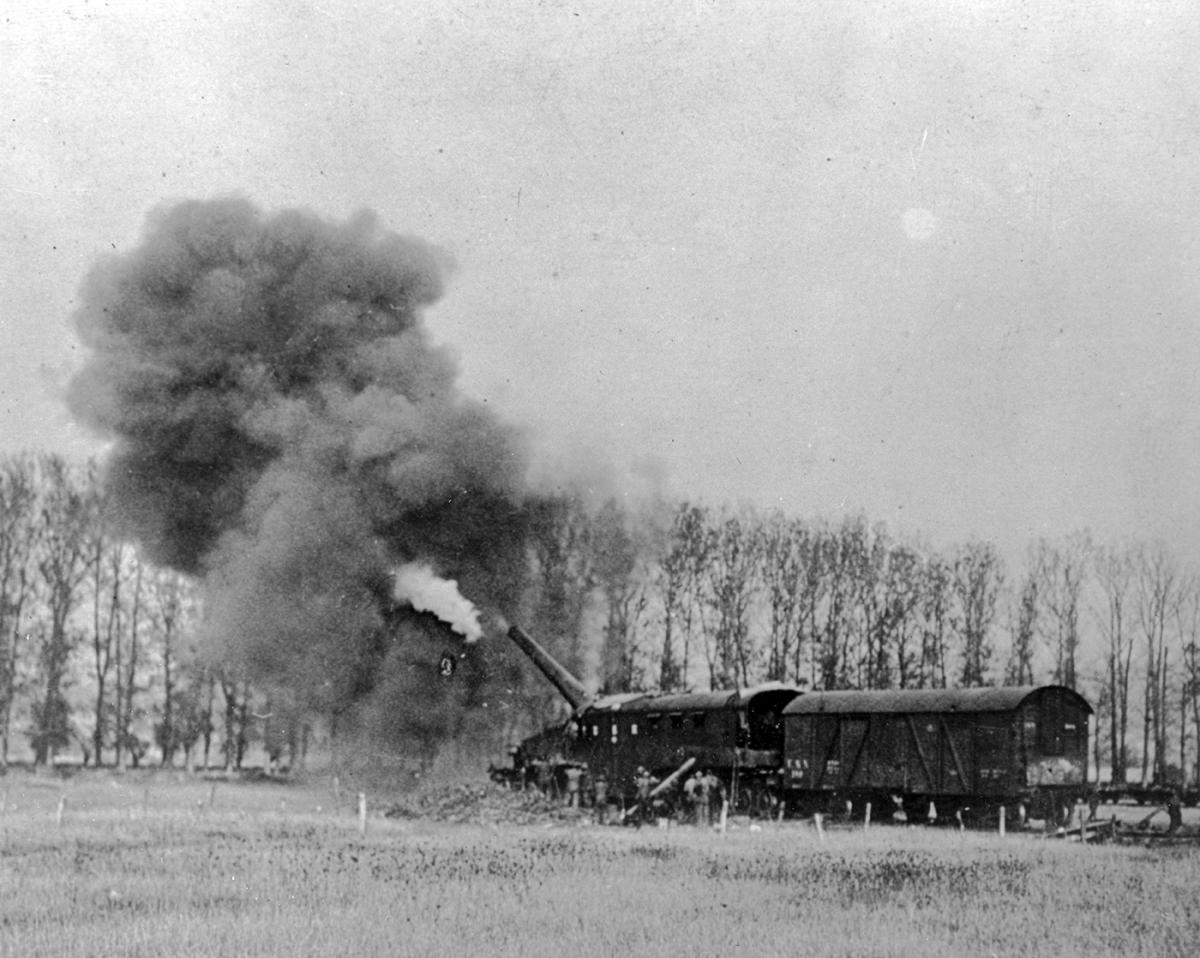 U. S. naval railway battery firing from Thierville into Longuyon.